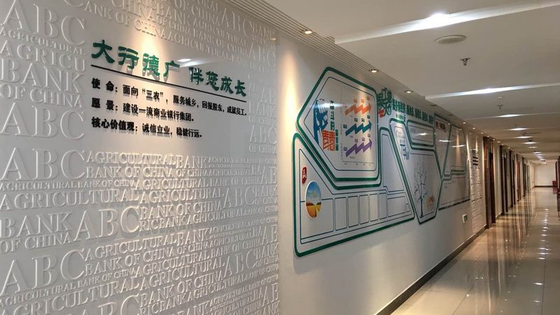 快消品户外广告设计：如何打造高效视觉传播**